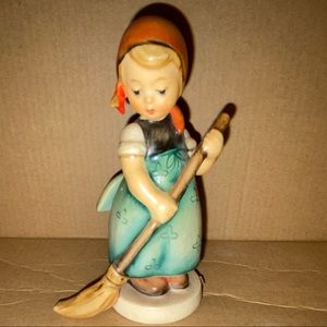 Hummel "the little sweeper" no 171